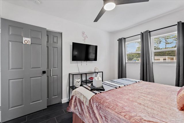 204 Fairfax Dr, Pensacola, FL 32503