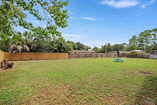204 Fairfax Dr, Pensacola, FL 32503