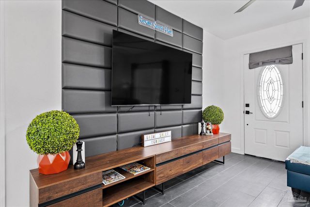 204 Fairfax Dr, Pensacola, FL 32503