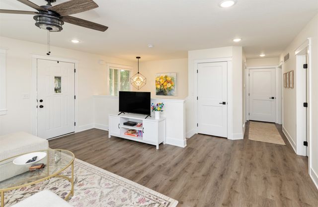 2811 Payne Road, Des Moines, IA 50310