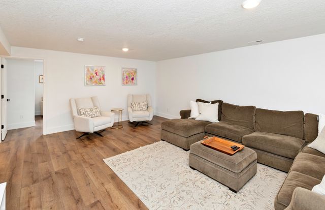 2811 Payne Road, Des Moines, IA 50310