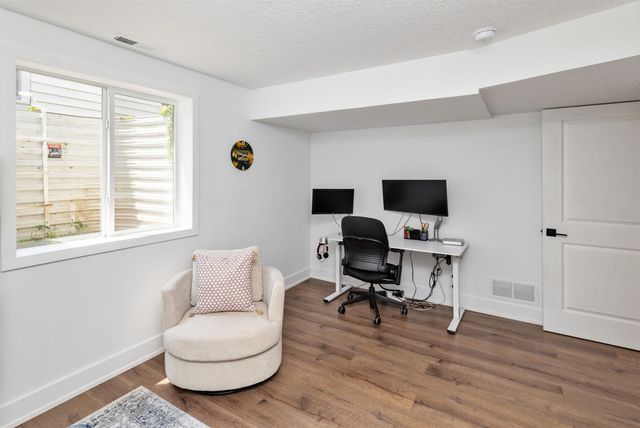 2811 Payne Road, Des Moines, IA 50310