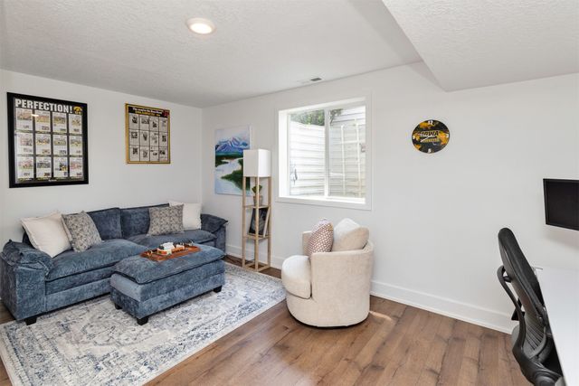 2811 Payne Road, Des Moines, IA 50310