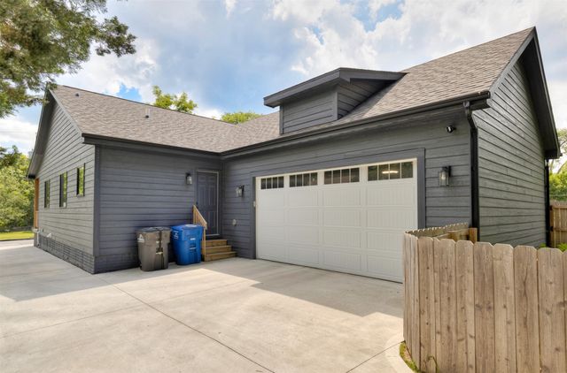 2811 Payne Road, Des Moines, IA 50310