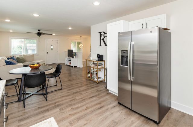 2811 Payne Road, Des Moines, IA 50310