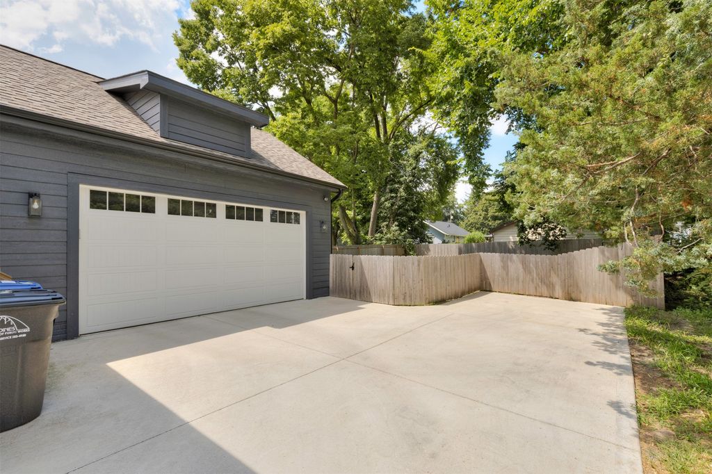 2811 Payne Road, Des Moines, IA 50310