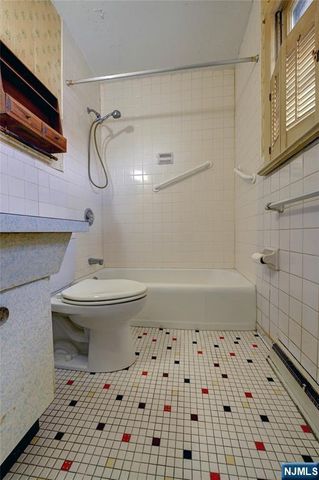 301 Grand Boulevard, Emerson, NJ 07630