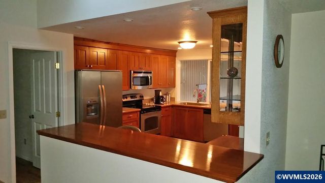7030 SW Deerhaven Dr, Corvallis, OR 97333