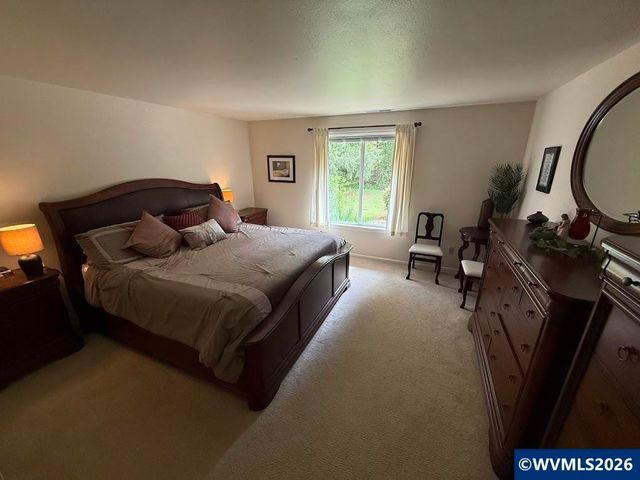 7030 SW Deerhaven Dr, Corvallis, OR 97333