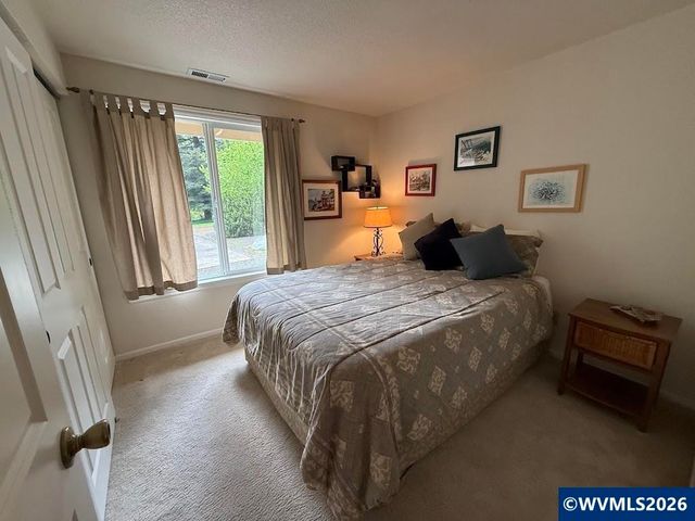 7030 SW Deerhaven Dr, Corvallis, OR 97333