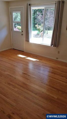7030 SW Deerhaven Dr, Corvallis, OR 97333