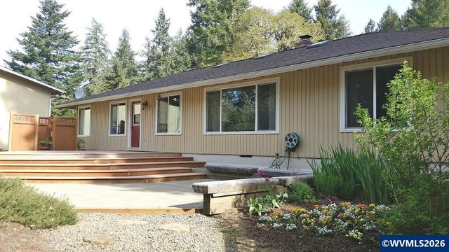 7030 SW Deerhaven Dr, Corvallis, OR 97333