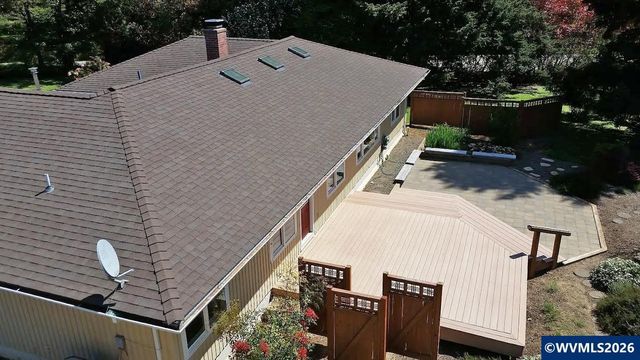 7030 SW Deerhaven Dr, Corvallis, OR 97333