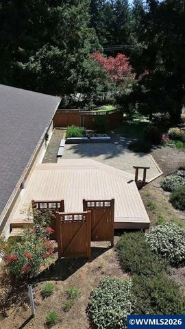 7030 SW Deerhaven Dr, Corvallis, OR 97333
