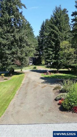 7030 SW Deerhaven Dr, Corvallis, OR 97333