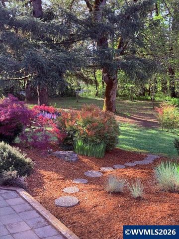 7030 SW Deerhaven Dr, Corvallis, OR 97333