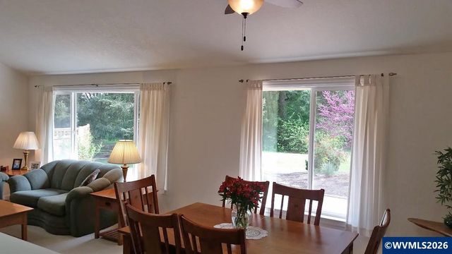 7030 SW Deerhaven Dr, Corvallis, OR 97333