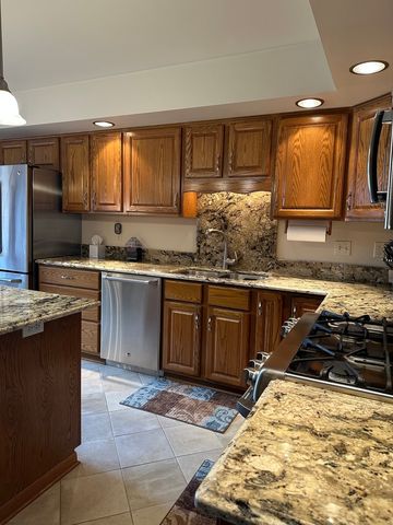 2376 Wyckwood Drive, Aurora, IL 60506