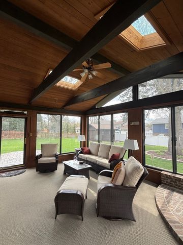 2376 Wyckwood Drive, Aurora, IL 60506