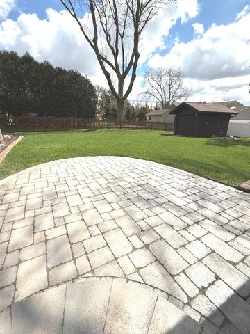 2376 Wyckwood Drive, Aurora, IL 60506