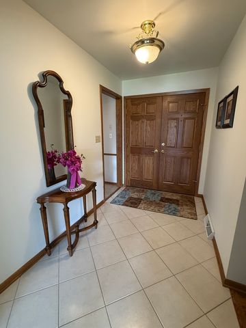 2376 Wyckwood Drive, Aurora, IL 60506