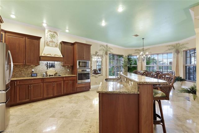 907 SW 51st TER, Cape Coral, FL 33914