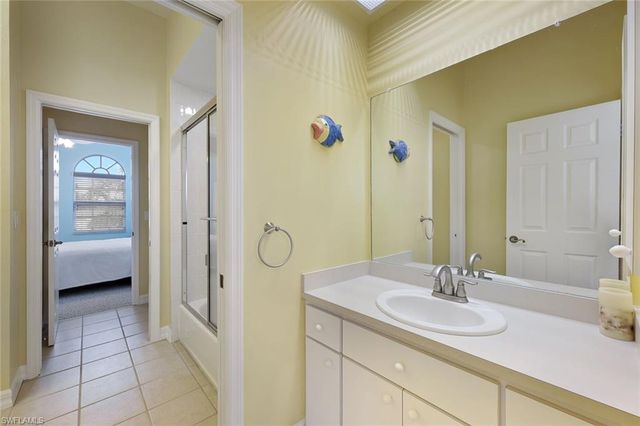 907 SW 51st TER, Cape Coral, FL 33914