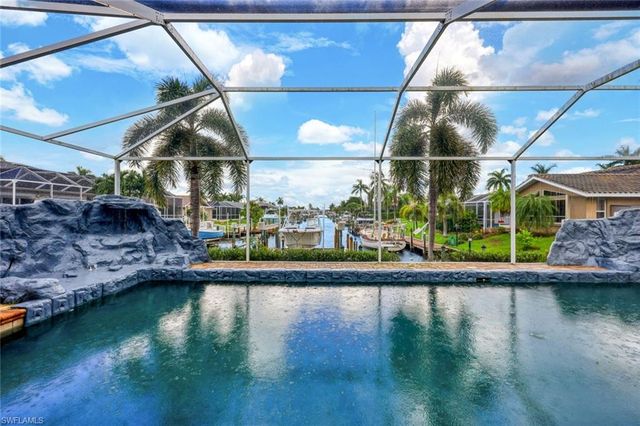 907 SW 51st TER, Cape Coral, FL 33914
