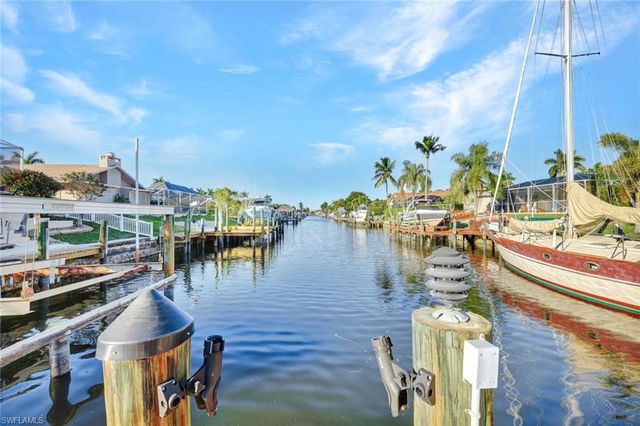 907 SW 51st TER, Cape Coral, FL 33914
