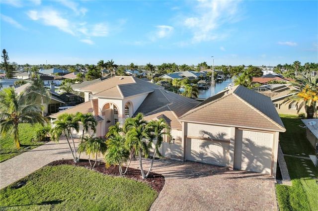 907 SW 51st TER, Cape Coral, FL 33914