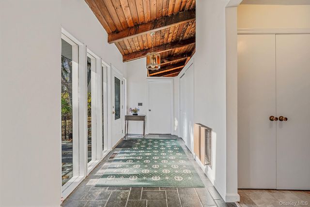 10 Sylvan Lane, Miller Place, NY 11764