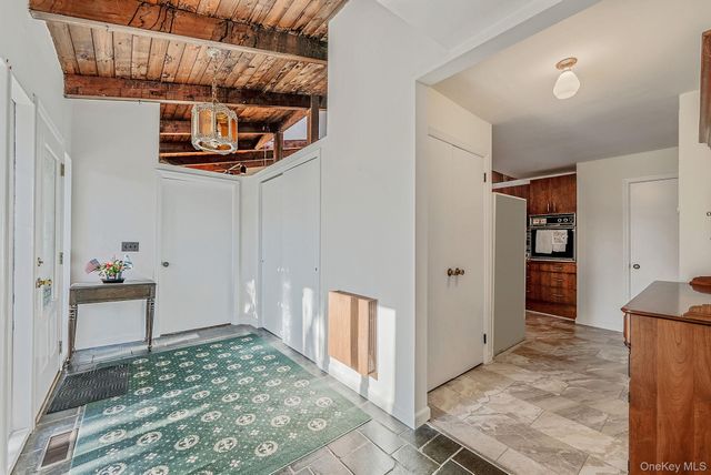 10 Sylvan Lane, Miller Place, NY 11764