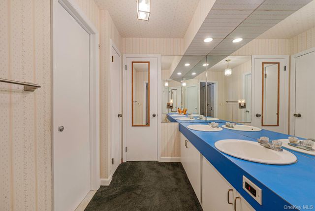 10 Sylvan Lane, Miller Place, NY 11764