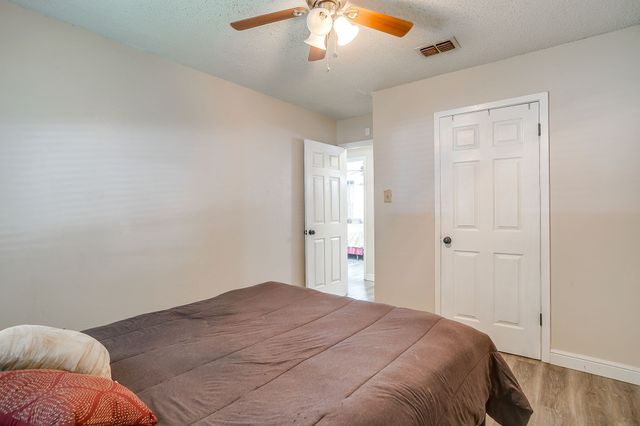 731 NW Wood Street, Burleson, TX 76028