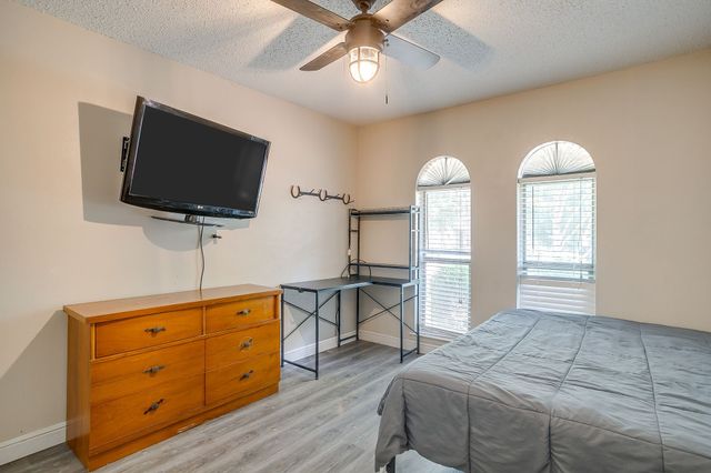 731 NW Wood Street, Burleson, TX 76028