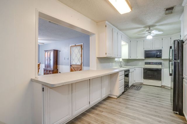 731 NW Wood Street, Burleson, TX 76028