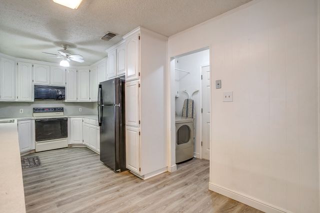 731 NW Wood Street, Burleson, TX 76028