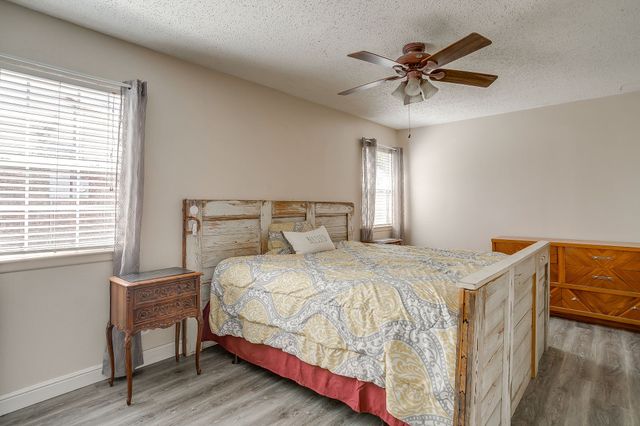 731 NW Wood Street, Burleson, TX 76028