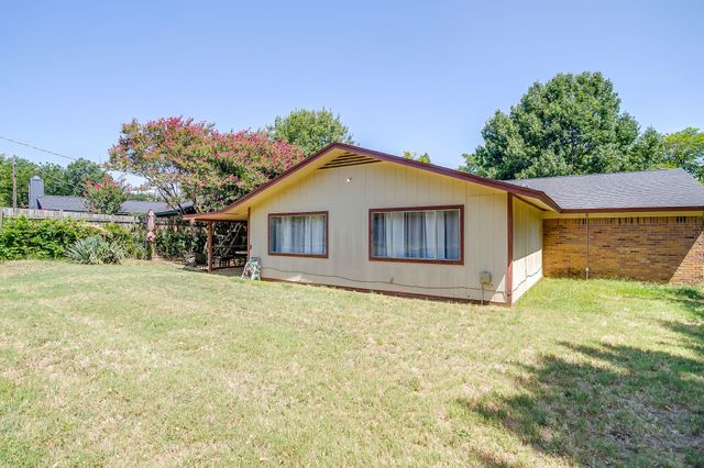 731 NW Wood Street, Burleson, TX 76028