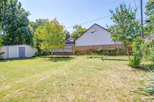731 NW Wood Street, Burleson, TX 76028