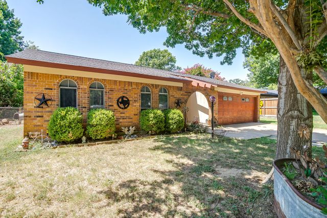 731 NW Wood Street, Burleson, TX 76028
