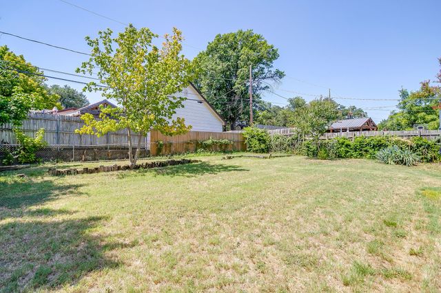 731 NW Wood Street, Burleson, TX 76028