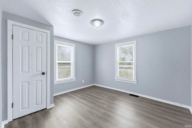 4411 Wayne Trace, Fort Wayne, IN 46806