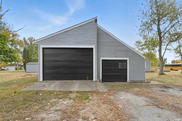 4411 Wayne Trace, Fort Wayne, IN 46806