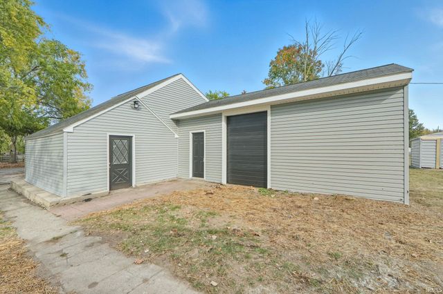 4411 Wayne Trace, Fort Wayne, IN 46806