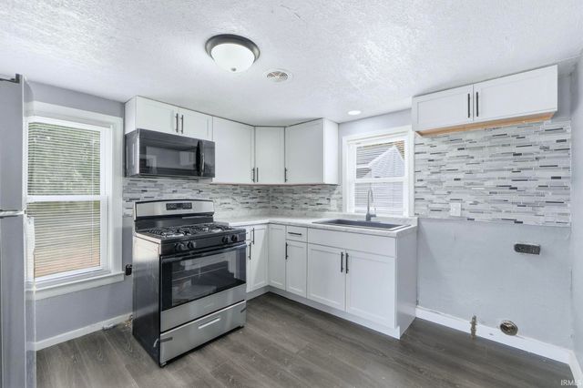 4411 Wayne Trace, Fort Wayne, IN 46806