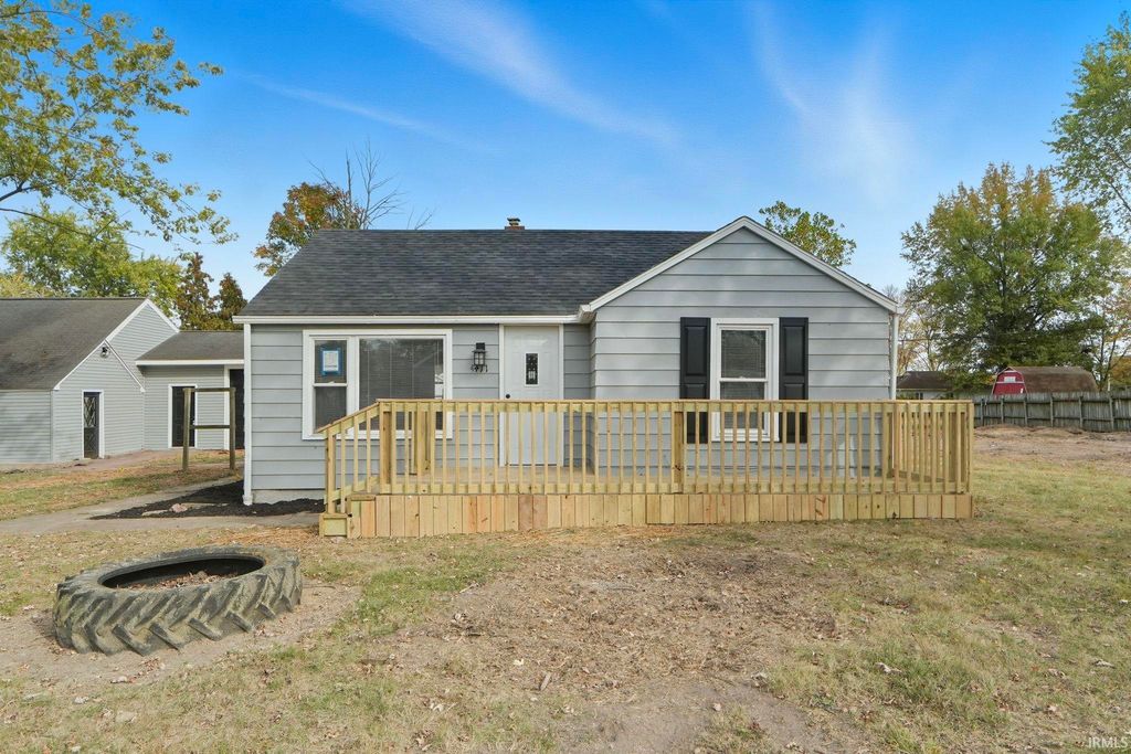 4411 Wayne Trace, Fort Wayne, IN 46806