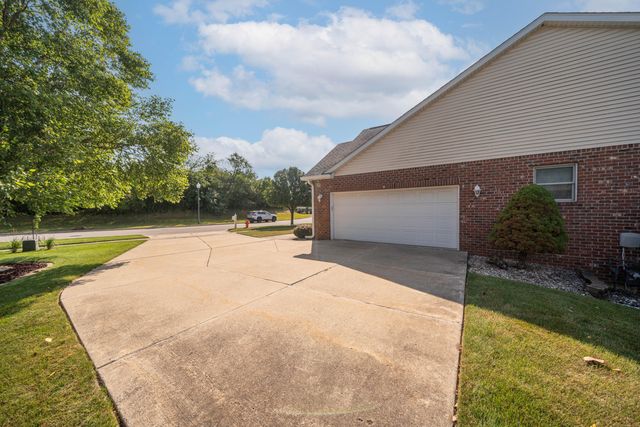 956 Ryan Court, Crown Point, IN 46307