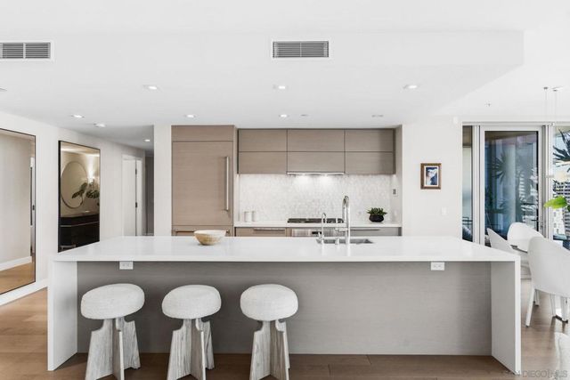 888 W E Street 1705, San Diego, CA 92101