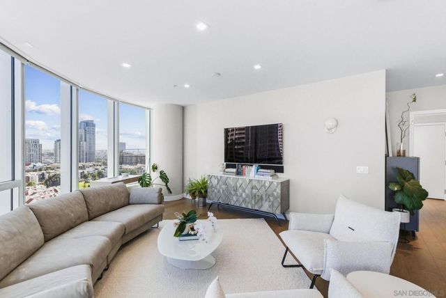 888 W E Street 1705, San Diego, CA 92101